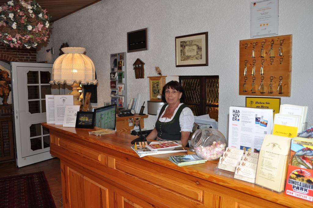 Hotel & Restaurant Bei Hoelzchen Hannover Kültér fotó
